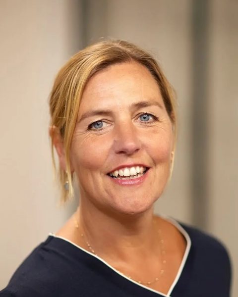 Claudia Dirks